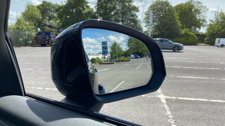 Volvo XC40 2.0 B4P Plus Dark 5dr Auto Petrol Estate